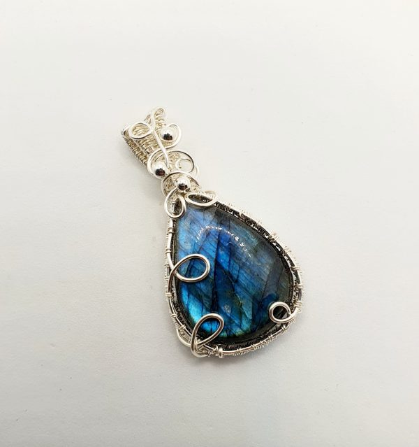 Blue flash Labradorite pendant - Image 2