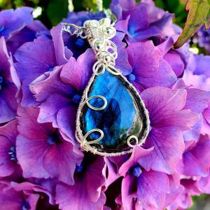 Blue flash Labradorite pendant