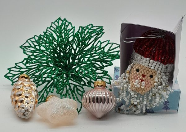 Large Santa Head with BlueHat - Image 2