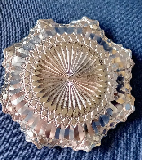 Beautiful mirror effect cut glass anniversary plate - Image 4