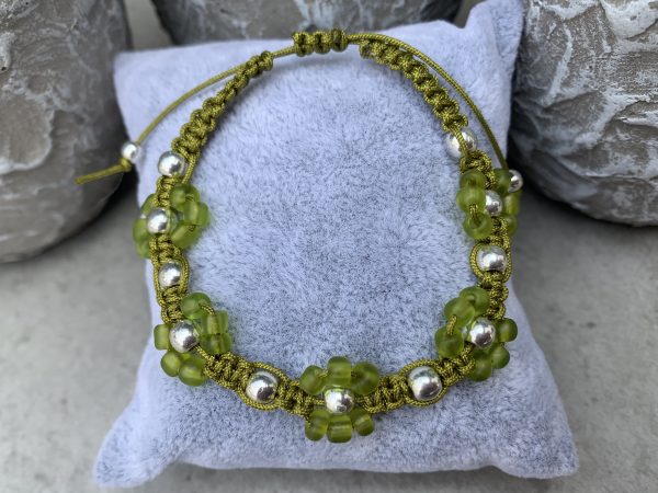 Daisy Macrame Bracelet
