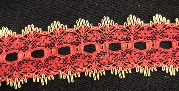 red with gold edge Knitted lace hanging wreath - Image 2