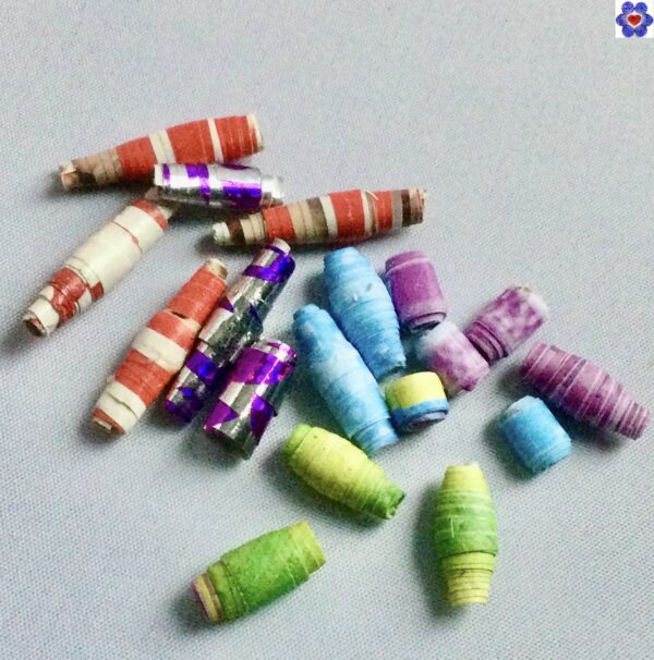 Paper bead bracelet - Image 4