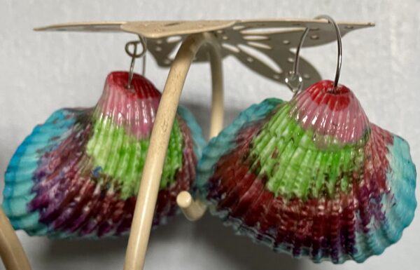 Multicoloured shell earrings - Image 3
