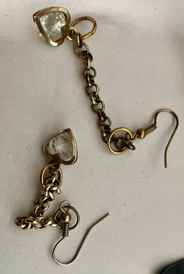 Falling hearts earrings - Image 2
