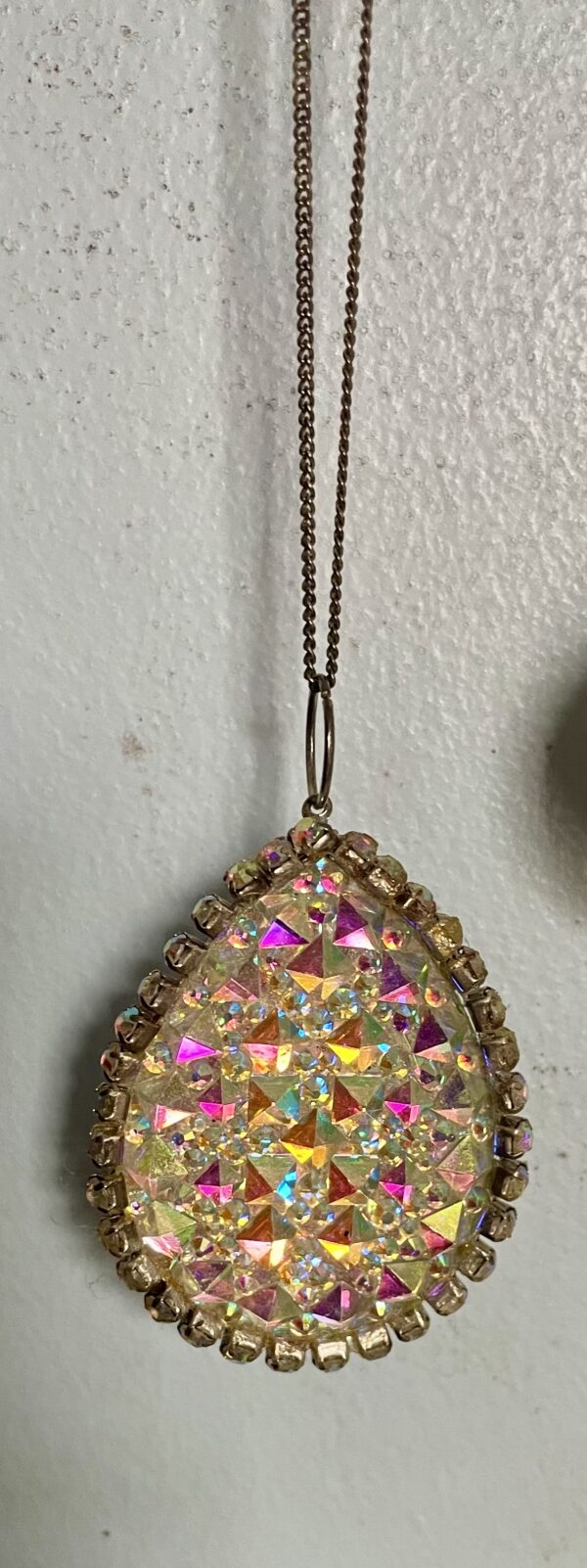 Crystal & resin pendants - Image 4
