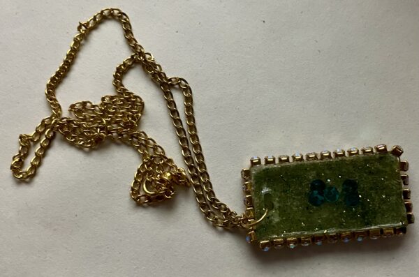 Resin pendants - Image 4
