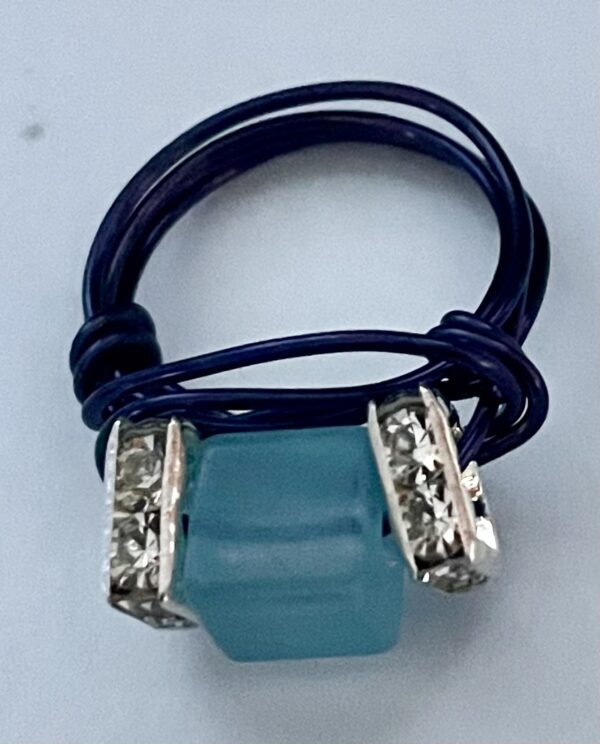 Striped & crystal cubed beaded rings - Image 7