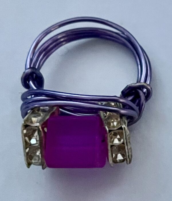 Striped & crystal cubed beaded rings - Image 6