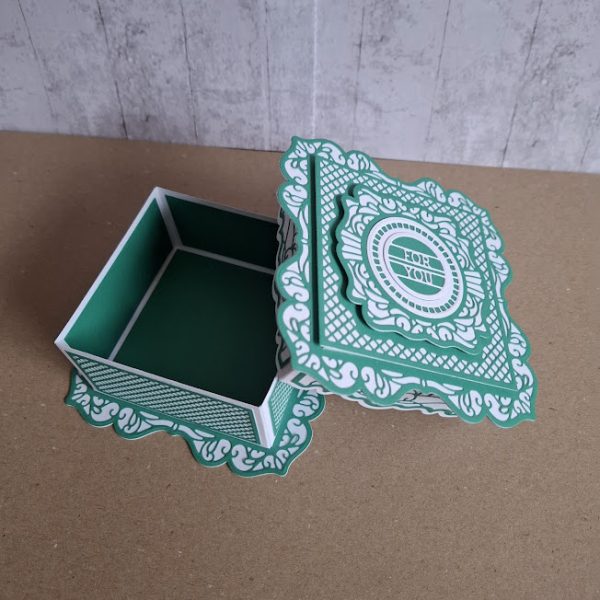 Green And White Gift Box - Image 3