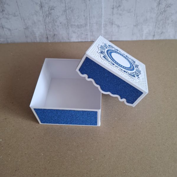 Blue and White Gift Box - Image 3