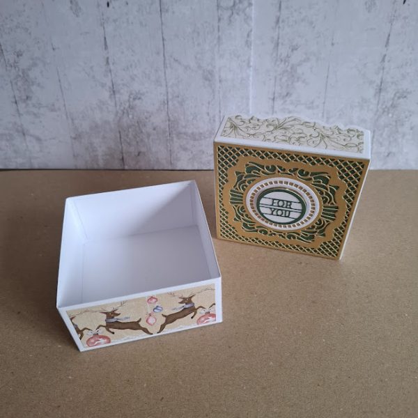 Christmas Gift Box (Green & Gold) - Image 3