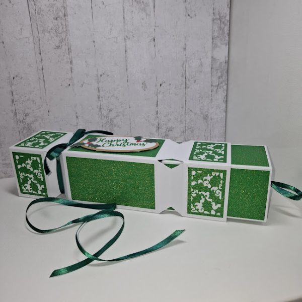 Green Cracker Design Gift Box - Image 4
