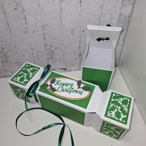 Green Cracker Design Gift Box - Image 7