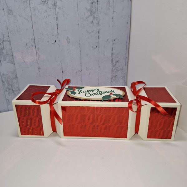 Red Cracker Design Gift Box - Image 2