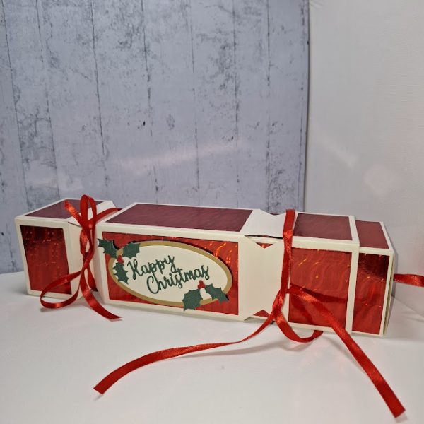 Red Cracker Design Gift Box - Image 3