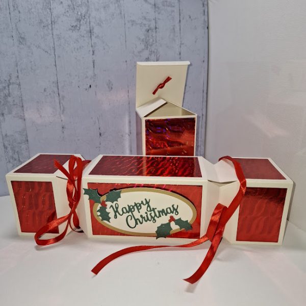 Red Cracker Design Gift Box - Image 4