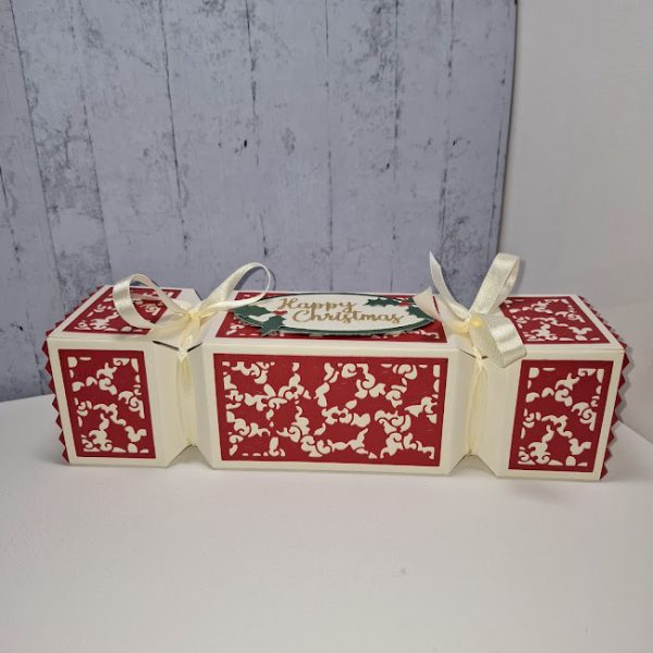 Red Cracker Design Gift Box - Image 2