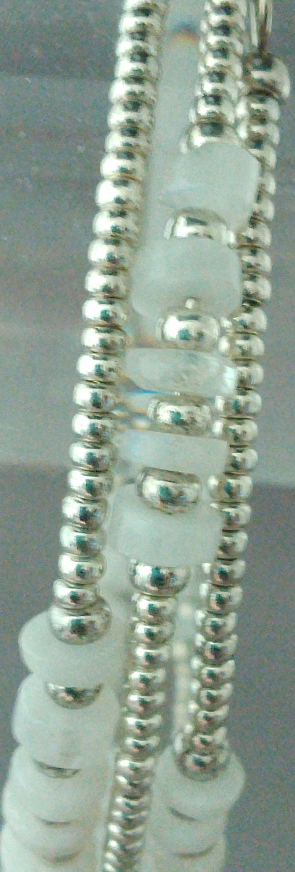Rainbow Moonstone and seed bead memory wire bracelet - Image 3