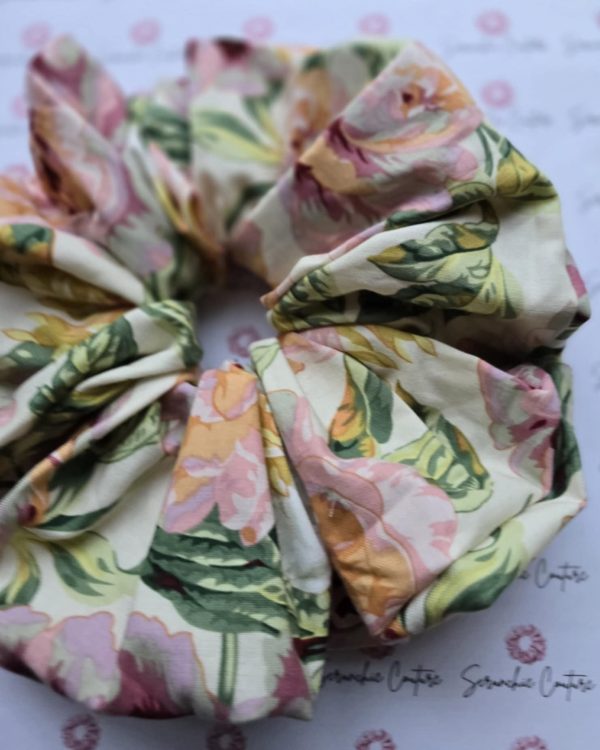 Beautiful Floral Scrunchie - Size: XXL - Image 3