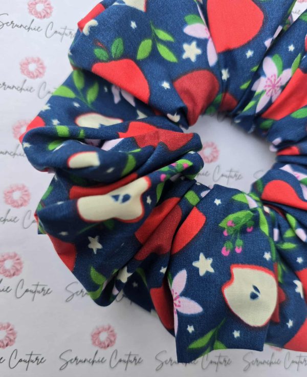 Apple Print Scrunchie - Size: XL - Image 3