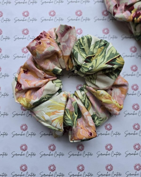 Beautiful Floral Scrunchie - Size: XL - Image 2