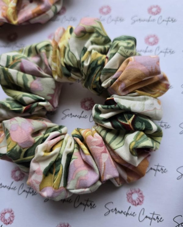Beautiful Floral Scrunchie - Size: Regular - Image 5