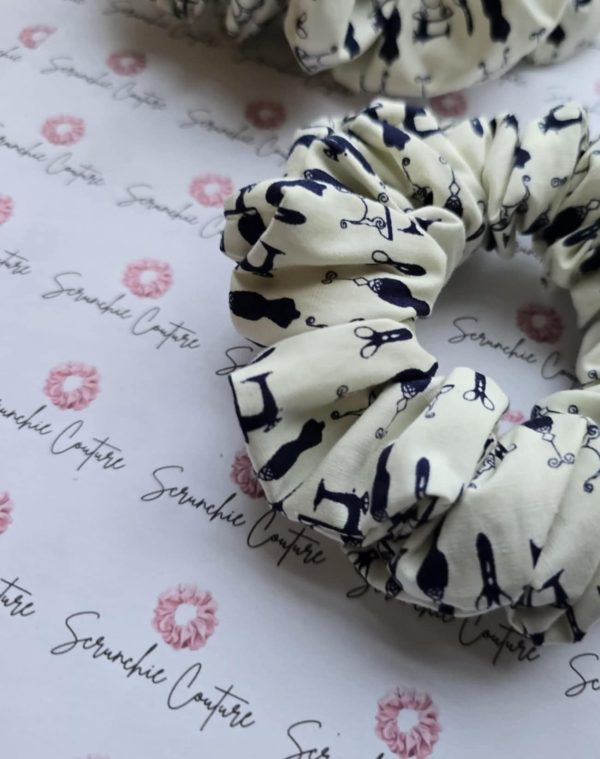 Seamstress Cream/Navy Scrunchie - Size: Regular - Image 3