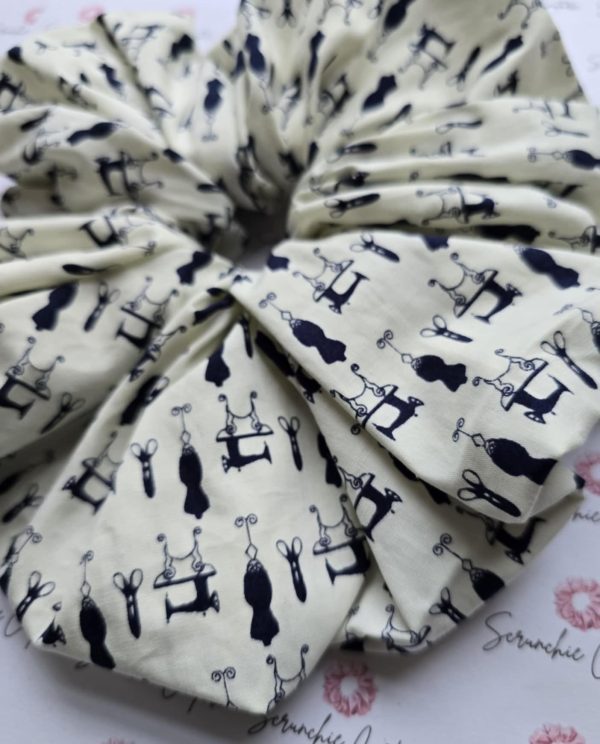 Seamstress Cream/Navy Scrunchie - Size: XXL