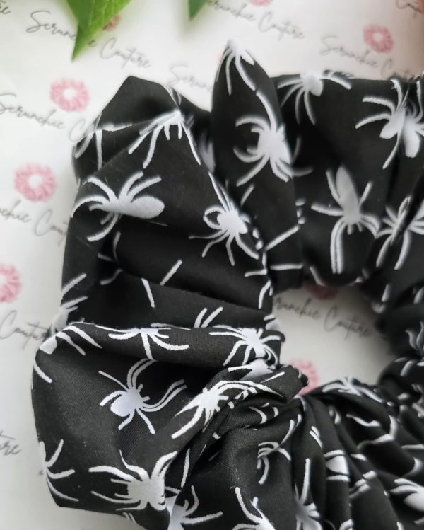 Black & White Spider Scrunchie - Size: XL - Image 3